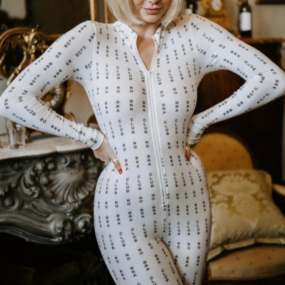 NO BRA CLUB BODYSUIT